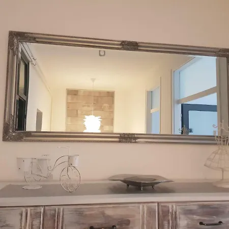Downtown's Pearl Apartment Pecs