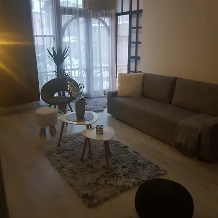 Downtown's Pearl * بيتْش